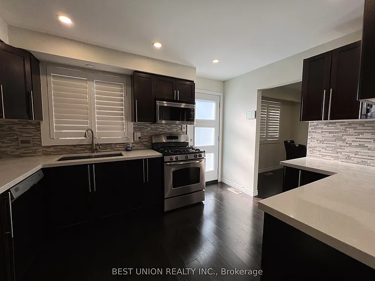 41 Lavina Cres — Photo 8