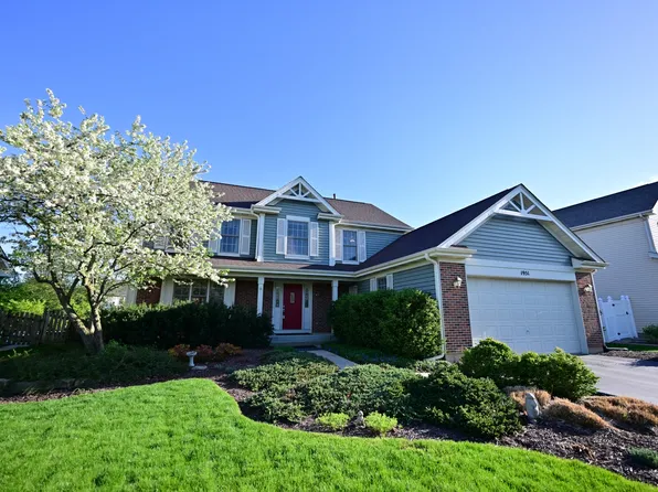 1951 Waverly Ln, Algonquin, IL 60102
