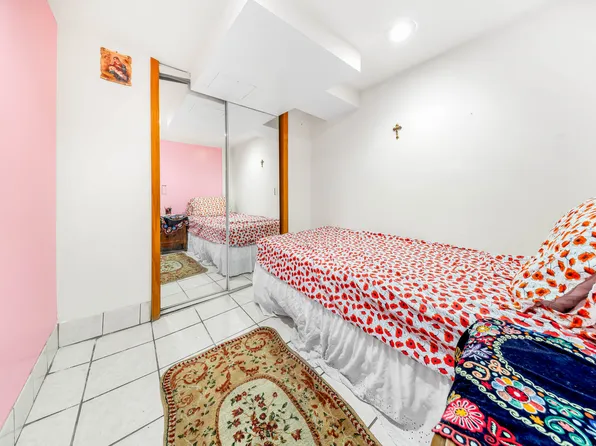 20-23 41st Street image 21 of 26