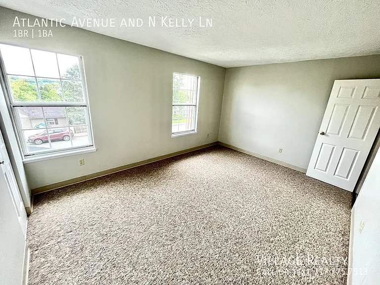 Atlantic Ave — Photo 11