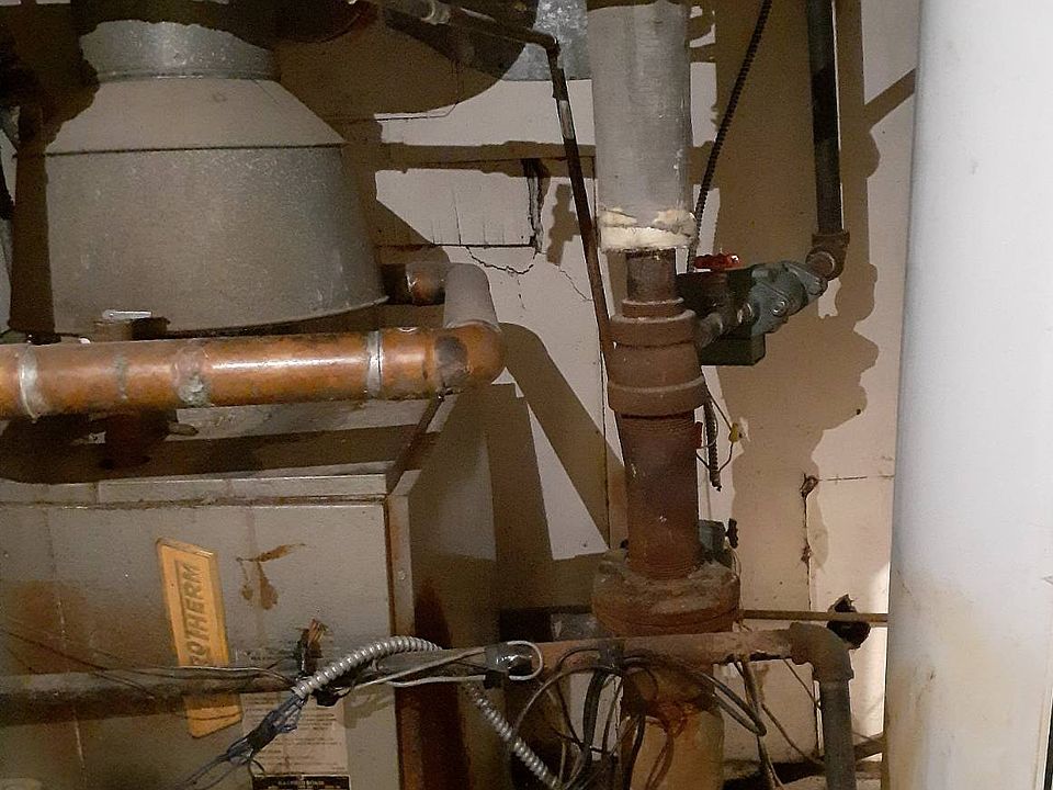 2nd image of 39 Maple St