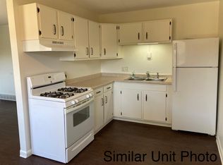 3545 Kimberly Downs Rd #6, Davenport, IA 52807