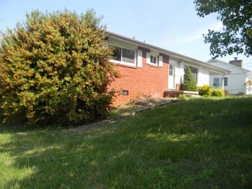 1st image of 814 Brown St