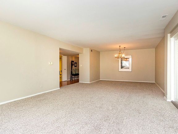 3rd image of 415 Franklin Ave APT 3