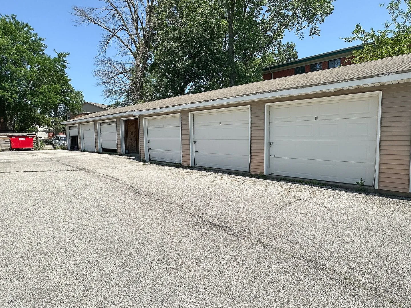 645 Stonehaven — Photo 3