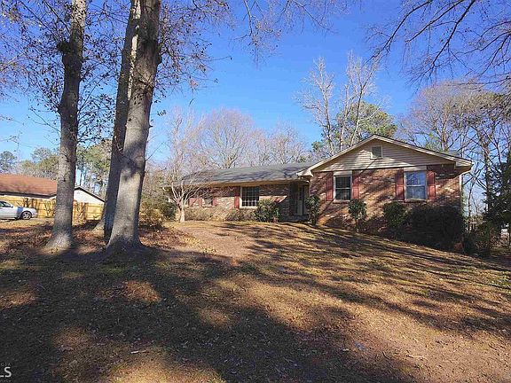 2nd image of 3692 Sweet Briar Ln SE
