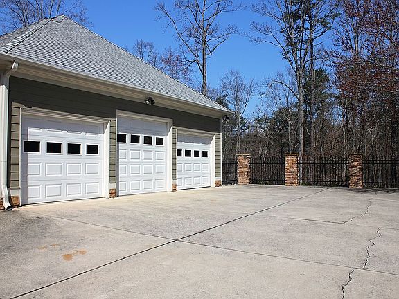 3 Car Garage