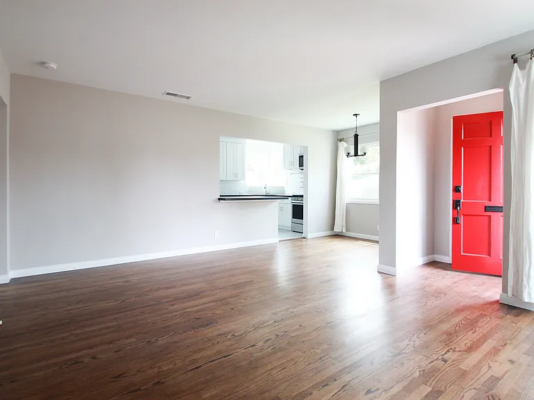 2732 S Westgate Ave — Photo 4