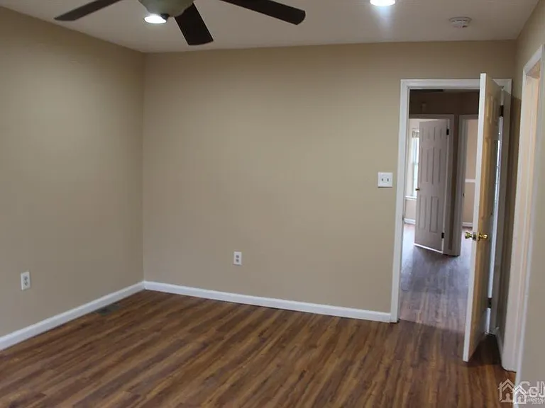 240 Hidden Woods Ct — Photo 12