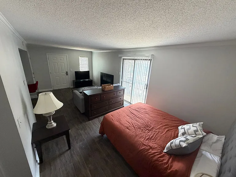 The Vibe at 8035 Apartments — Photo 33