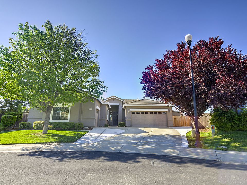 1st image of 417 Mount Darwin Ct