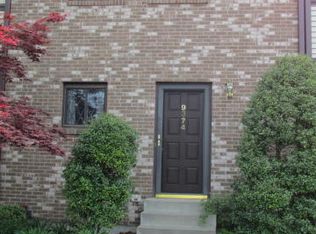 9374 Loch Lea Ln, Louisville, KY 40291