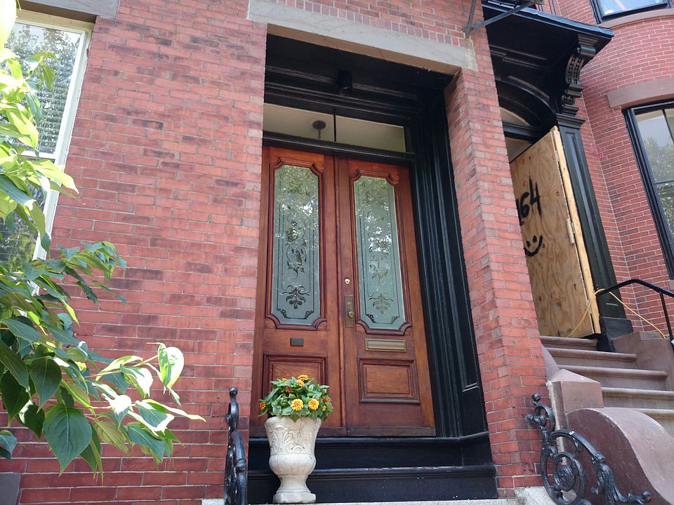 2nd image of 162 W Brookline St