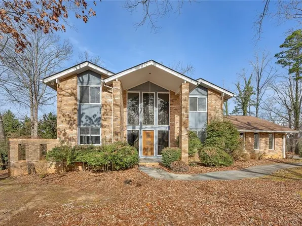 1113 Honeysuckle Dr, Canton, GA 30114