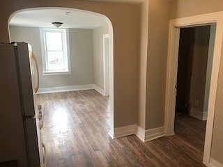 3rd image of 512 N Chicago St #1