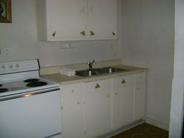 1941 Cotten Rd — Photo 2