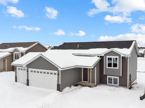415 Eagle St NW, Isanti, MN 55040