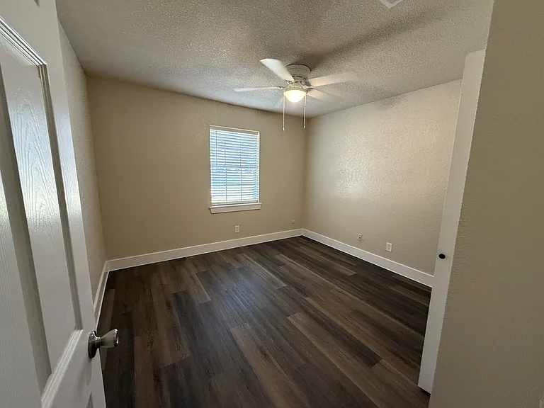 4806 Pinson Dr — Photo 6