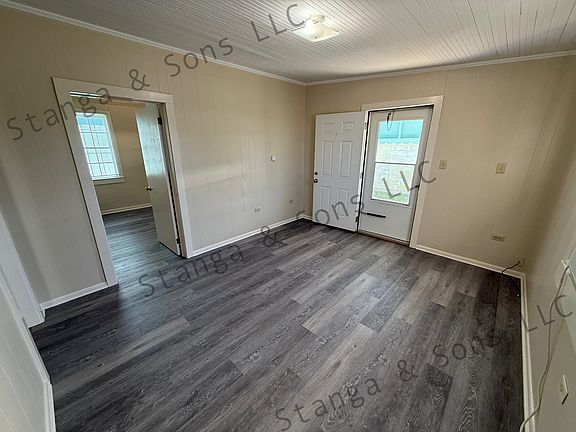 5th image of 1121A Henderson Ave