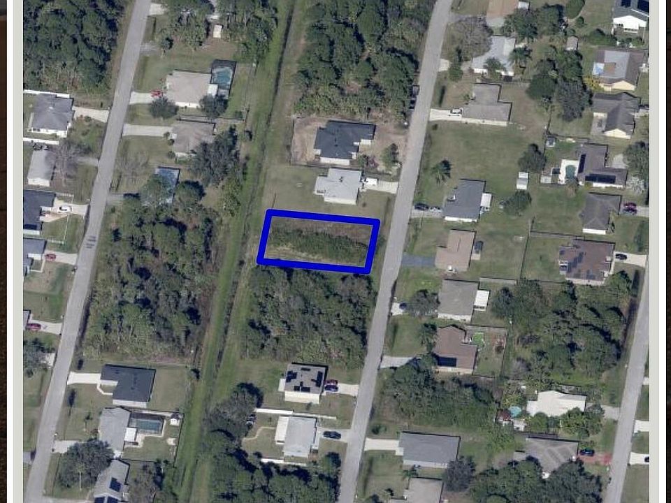 1st image of 704 Gerhard Ave SW