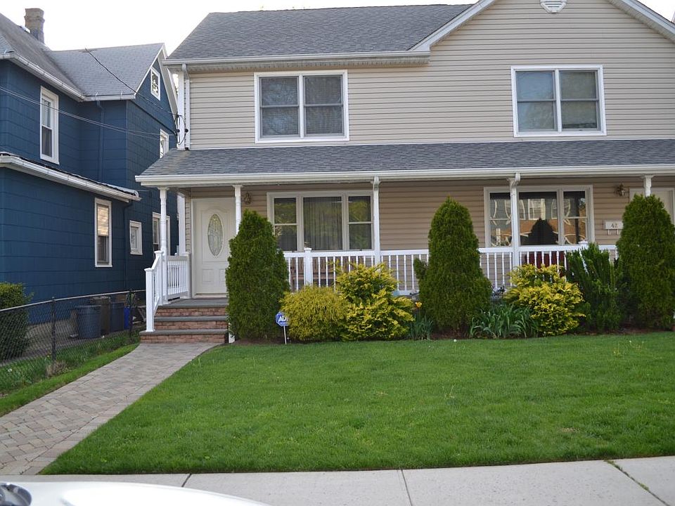 1st image of 44 Violet Ave