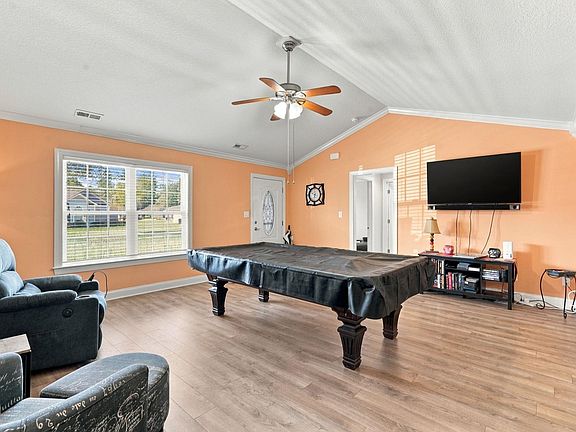 2nd image of 460 Oakham Dr.