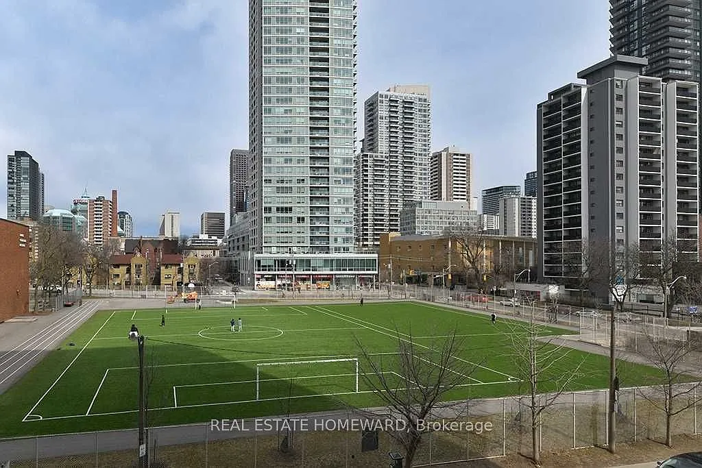 L'Esprit Condominiums on Maitland — Photo 4