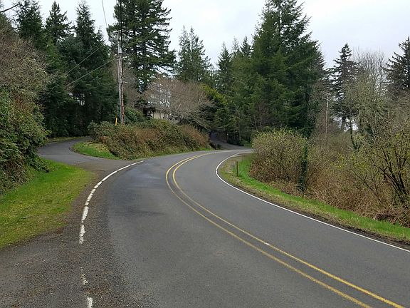 4th image of 1722 NE Yaquina Heights Dr
