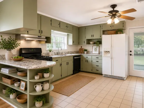 2128 3rd Ave NE, Crestview, FL 32539