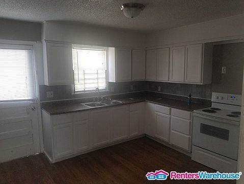 3rd image of 8110 Wayne Ave