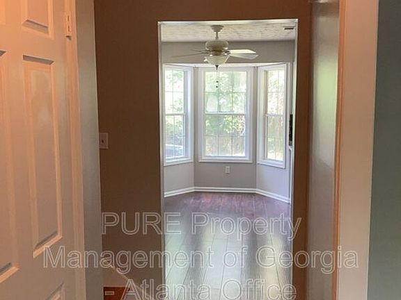 3rd image of 3227 Stonewall Dr NW