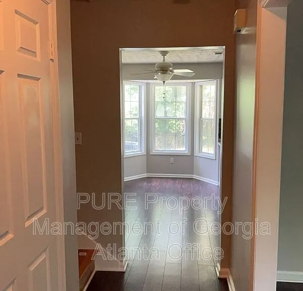 3227 Stonewall Dr NW — Photo 3