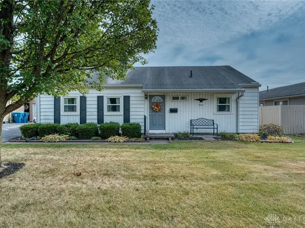 12 Kiser Dr, Tipp City, OH 45371