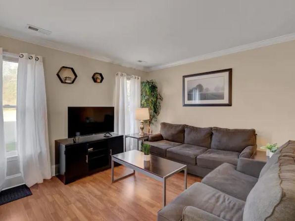 2225 Summit St #1