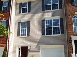 42746 Shaler St, Chantilly, VA 20152