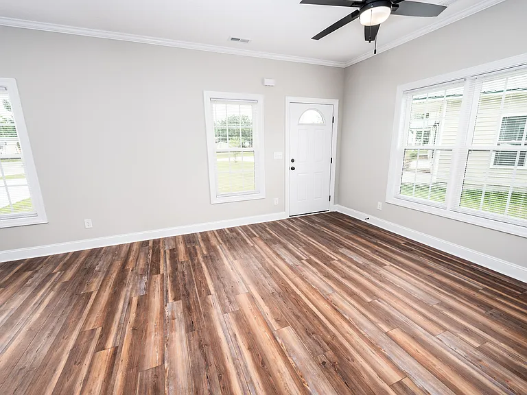 134 Macdonald Blvd — Photo 6