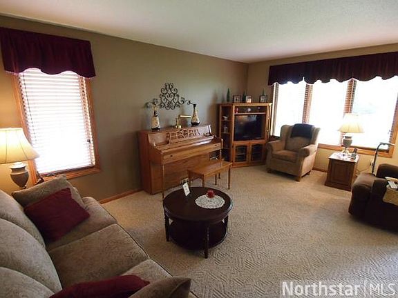 5th image of 303 10th St SE