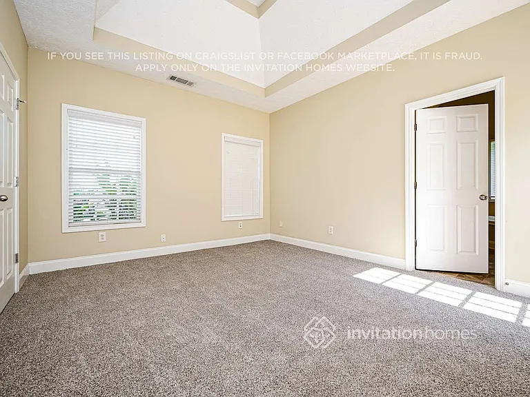 220 Hedgewood Dr — Photo 8