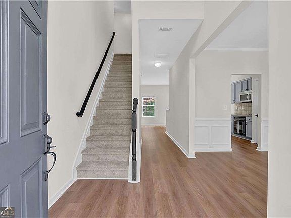 3rd image of 5891R Buckner Creek Dr
