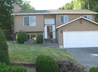 19230 SE 48th Pl, Issaquah, WA 98027