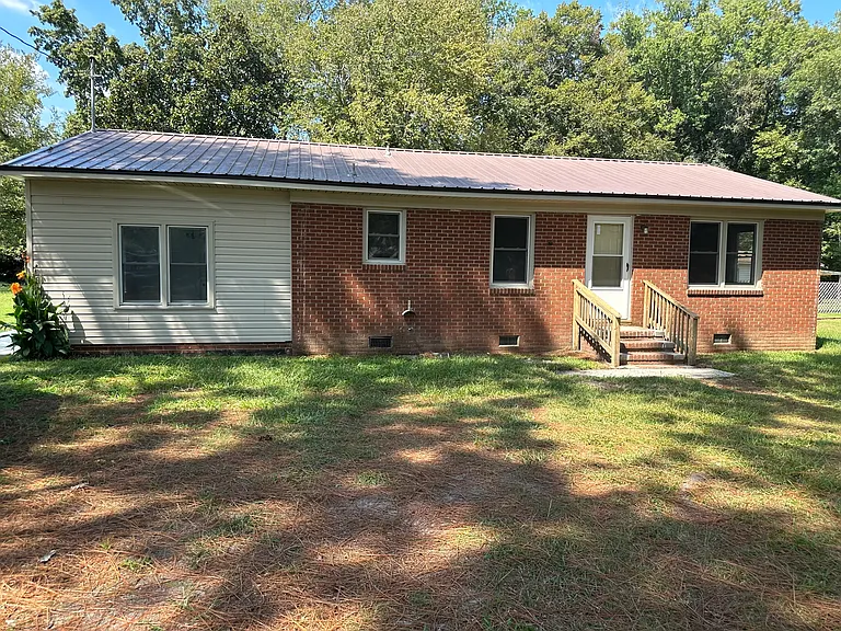 140 E Circle Dr — Photo 8