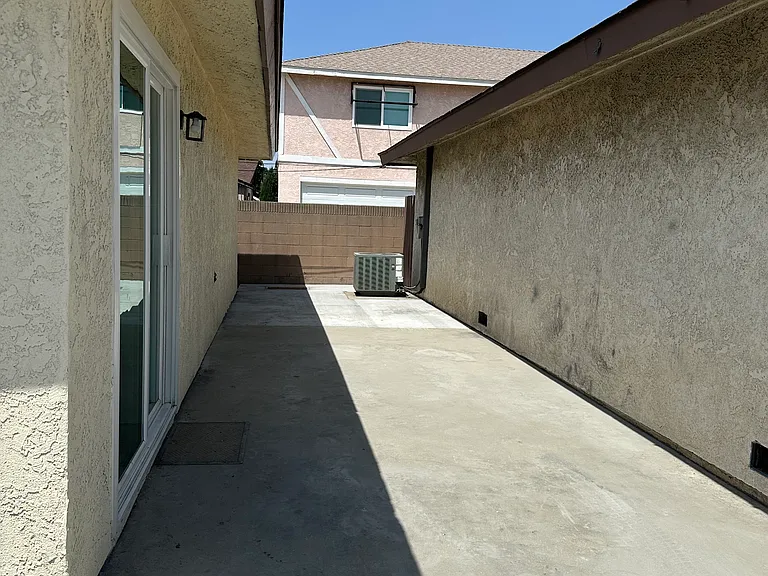 9215 Cedar St #1/2 — Photo 12
