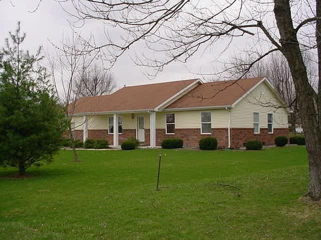 1st image of 300 Pleasantview Dr