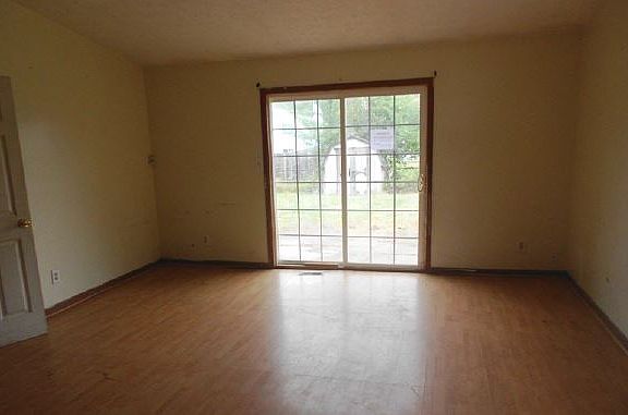 2nd image of 2903 N Heatherlea Dr
