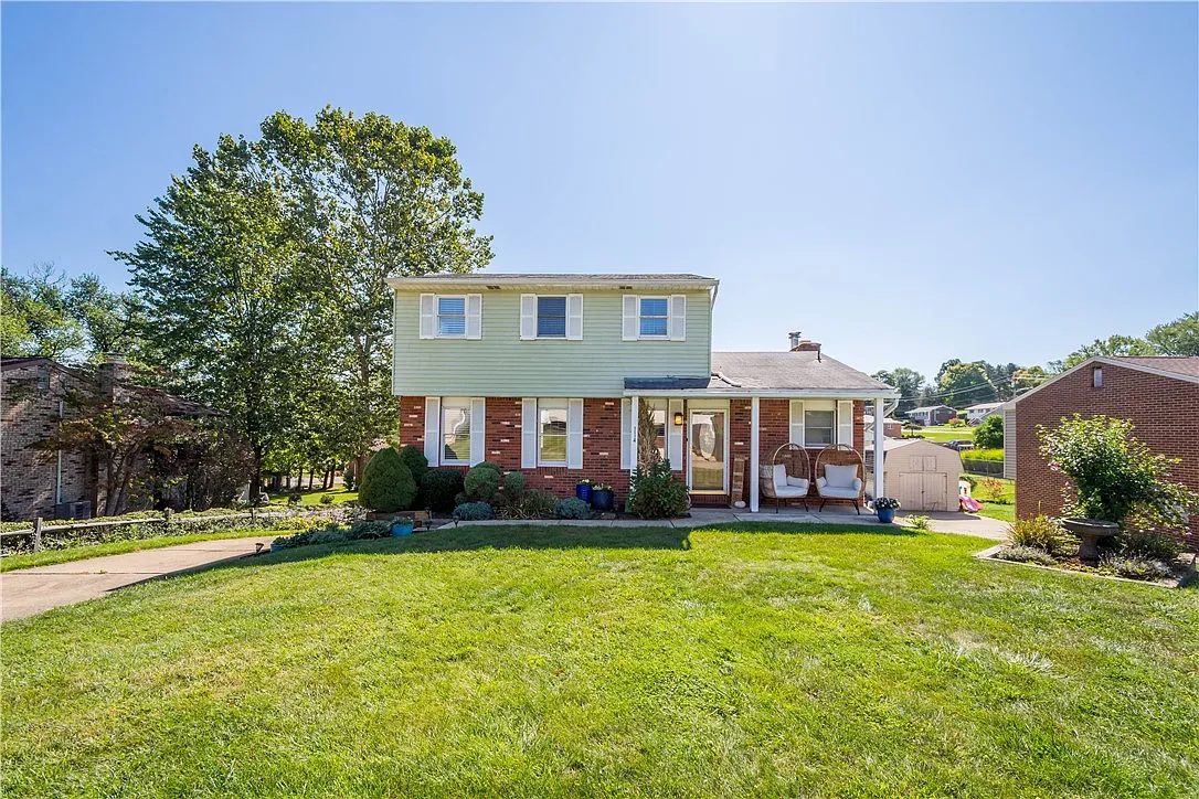 114 Monaco Dr photo 1