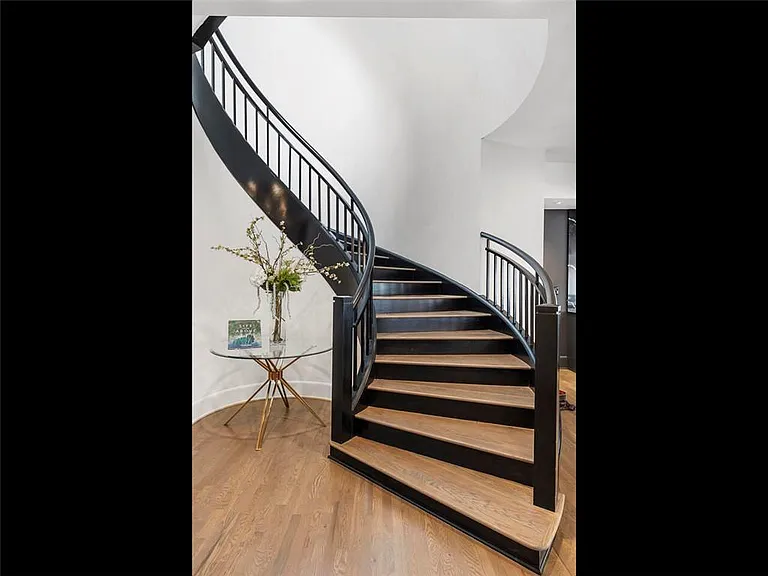 997 Davis Dr — Photo 31