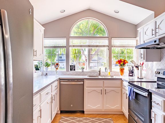 4th image of 5050 W Chicago Cir S