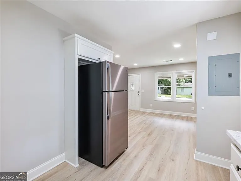 2862 Argyle Dr NW — Photo 6