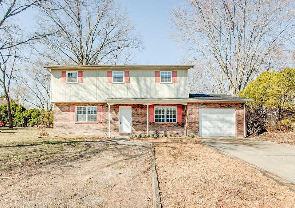 1st image of 205 Lee Dr
