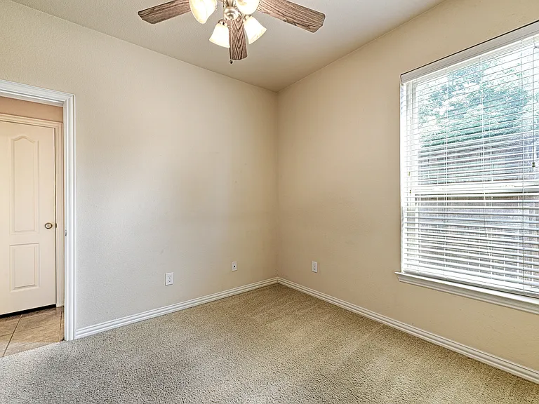 2326 Stutz Dr #117 — Photo 4